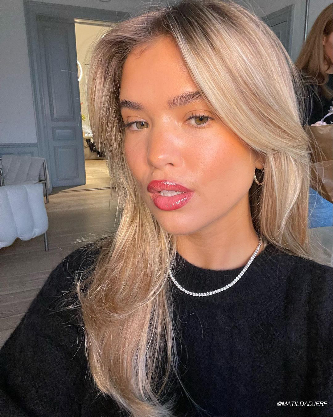 15 Reasons to Rock Tousled Curls with Curtain Bangs This Easter | The Hair Look That Screams Effortless Chic 8 image 133