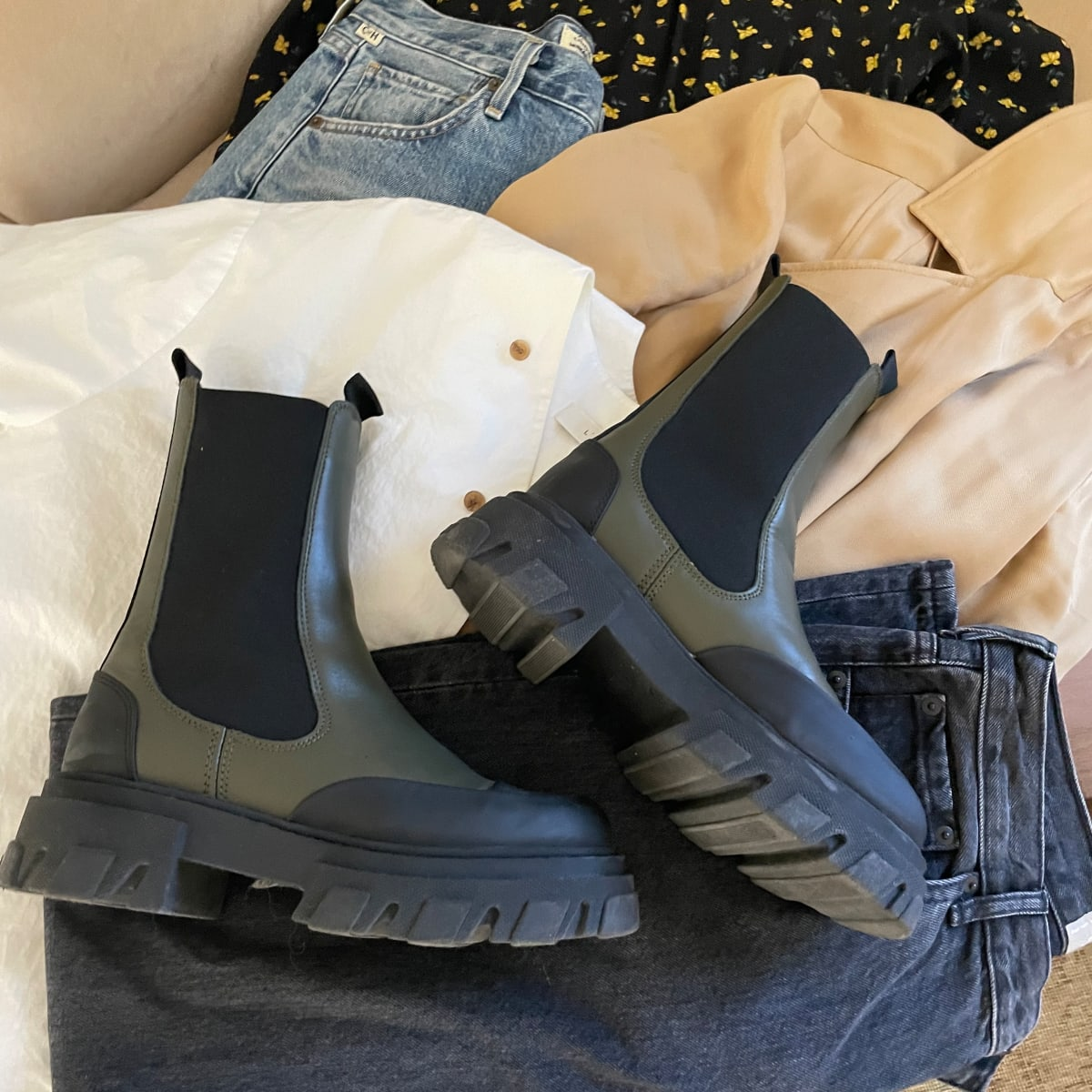 Top 20 Trending Shoes Every Fashion Lover Must Own. 14 image 212