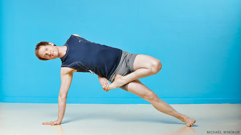 20 Body Reference Poses to Practice Anatomy and Proportions 6 image 53